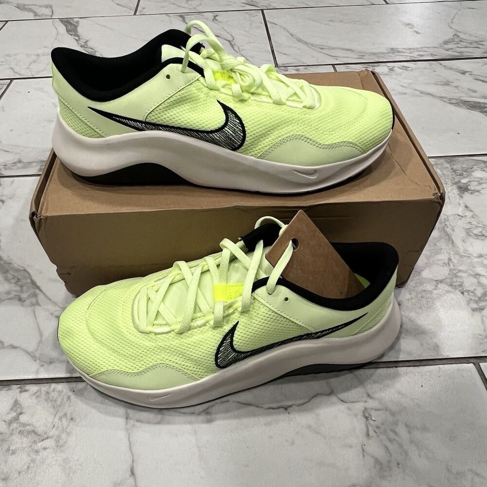 Nike Legend Essential 3 NN Mens Size 11 Green Black Shoes Sneakers DM1120-700